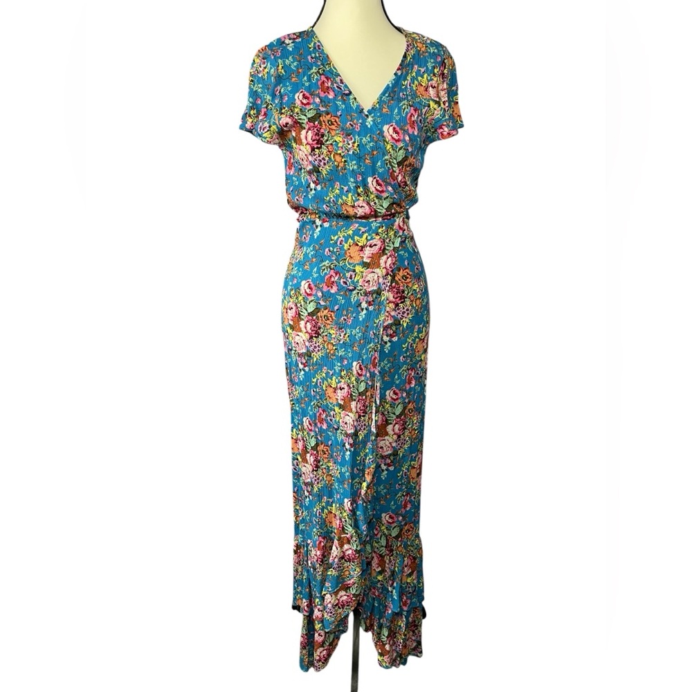 Auguste Wrap Dress Sz 6 Blue Floral Maxi Ruffled Flutter Sleeve
Hi-Lo Hem - Picture 5 of 9